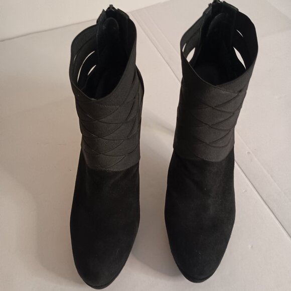 Stuart Weitzman “Papoose” Black Suede Booties • Back Zip • 5" Heel • Women’s 10 - Picture 3 of 16